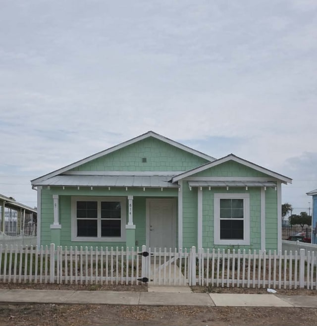 Building Photo - 614 Chihuahua St