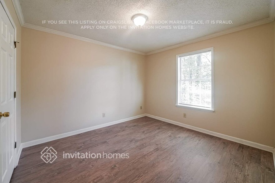 Building Photo - 7855 Dogwood Way