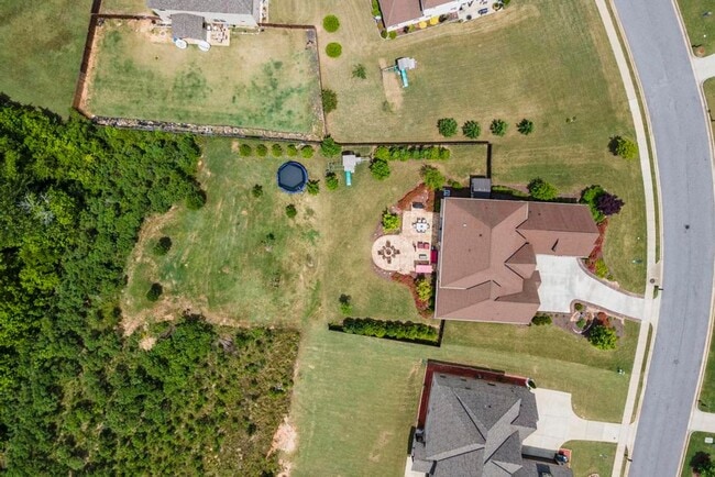 Building Photo - Executive Home in Cotswold