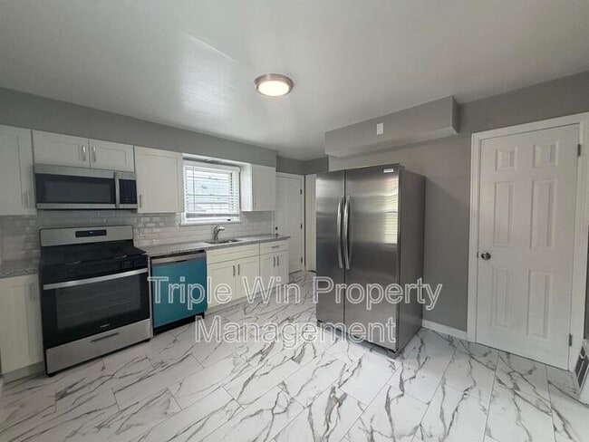 Building Photo - 3349 Marmary Ln