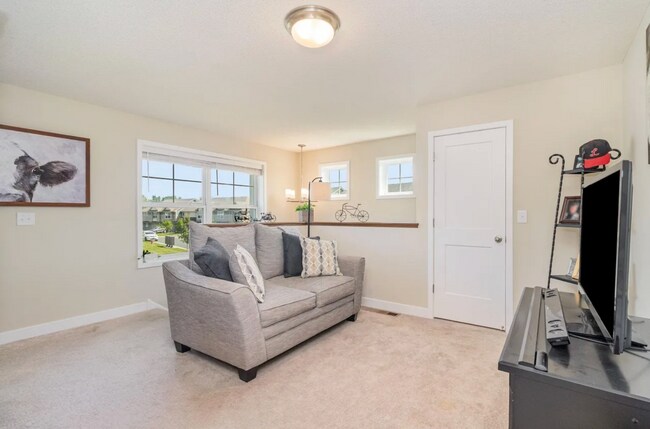 Building Photo - Luxury 3-Bed, 3-Bath Townhome in Prior Lake for $2,890/month!