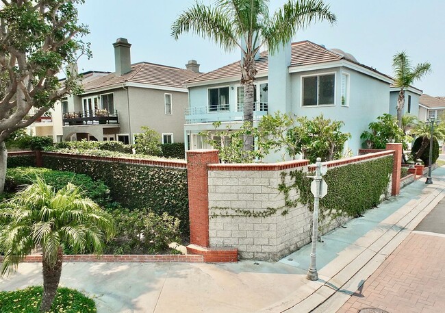 Building Photo - 6225 Napoli Ct