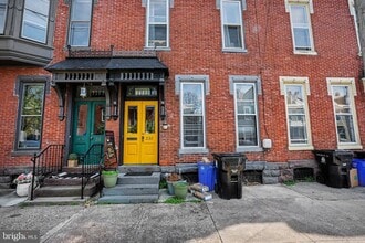 Building Photo - 231 Boas St