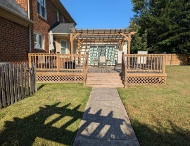 Building Photo - Gorgeous house for rent in Chesapeake.