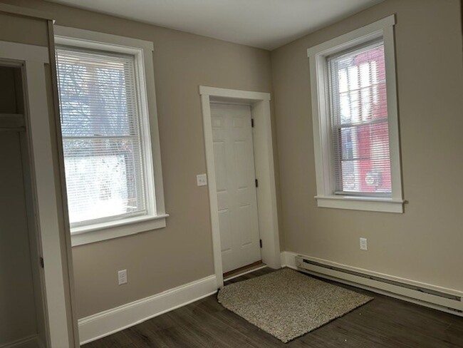 Building Photo - Harrisburg School District 2 Bedroom 1 Bat...
