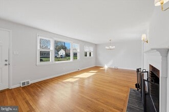 Building Photo - 107 Alders Dr