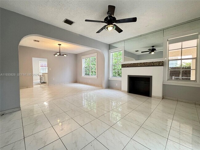 Building Photo - 1654 SW 14th Terrace