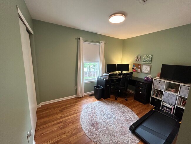 Building Photo - 239 Crown Prince Dr