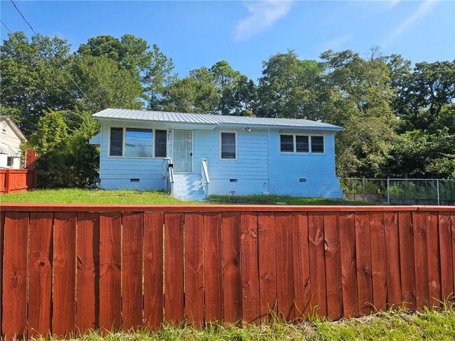 Primary Photo - 873 Ell St