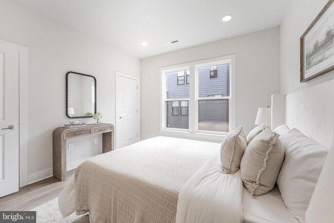 Building Photo - 12742 Verdant Wy