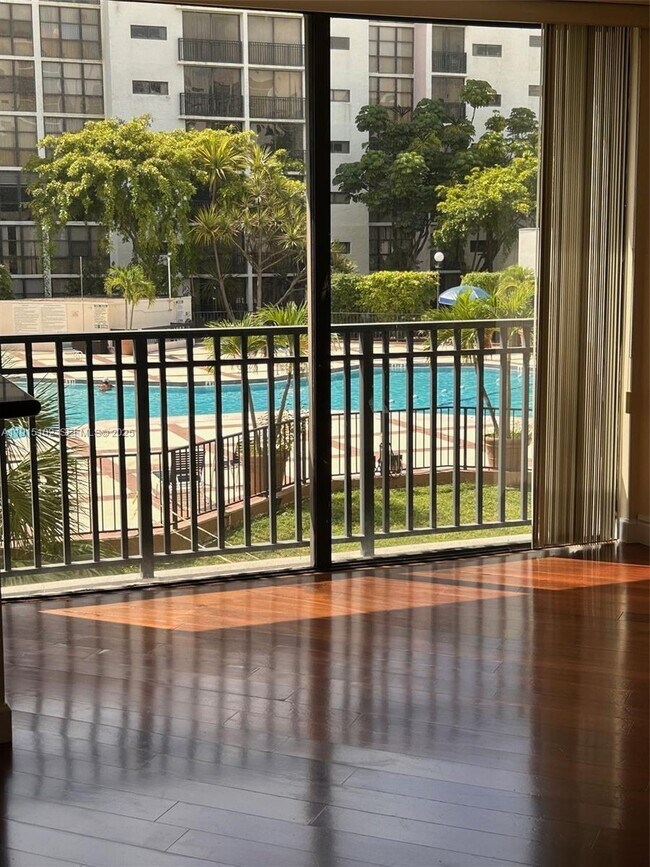 Building Photo - 17011 N Bay Rd