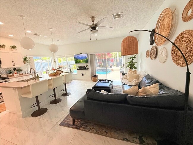 Building Photo - 4021 SW 153rd Ave