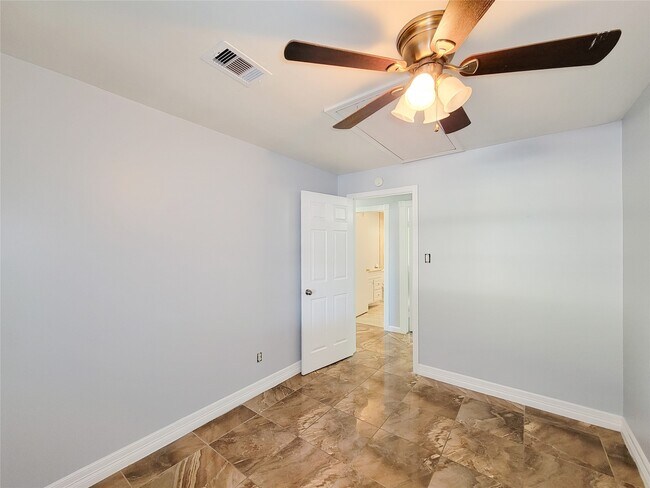 Building Photo - 12934 Ivydale Dr