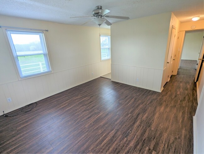 Building Photo - Claremore Farmhouse