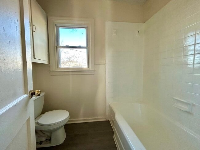 Building Photo - 1219 Bailey St