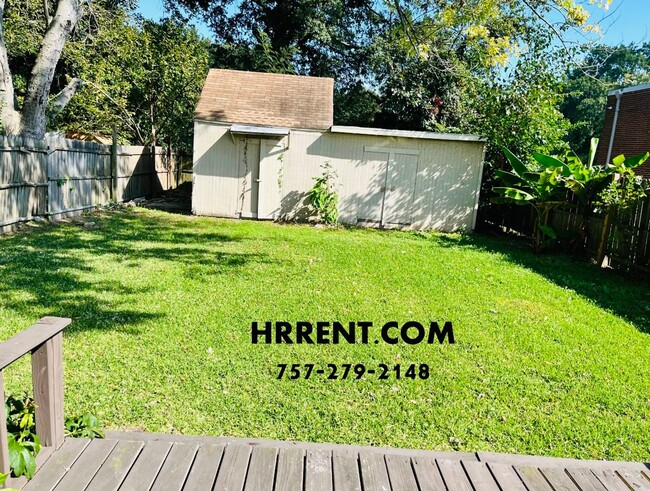 Building Photo - Cute Renovated 3 Bedroom 1 Bath home in Ha...