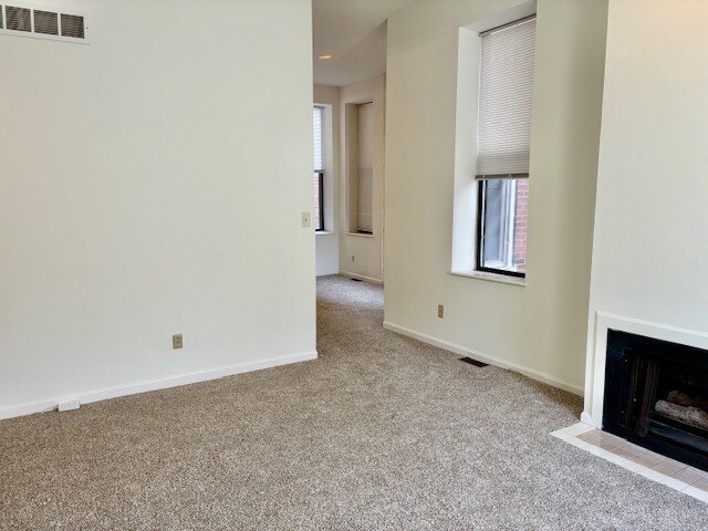 Building Photo - 2336 S 9th St