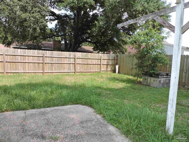 Building Photo - 2323 Silversides Loop