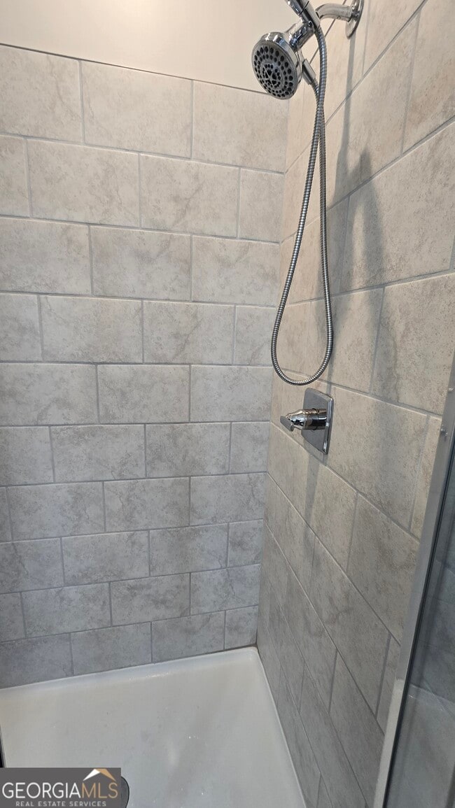 Building Photo - 115 Climbing Ivy Cir