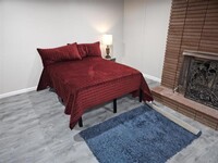 Building Photo - 1 Private Bedroom 1 Shared Bathroom *REGIS...