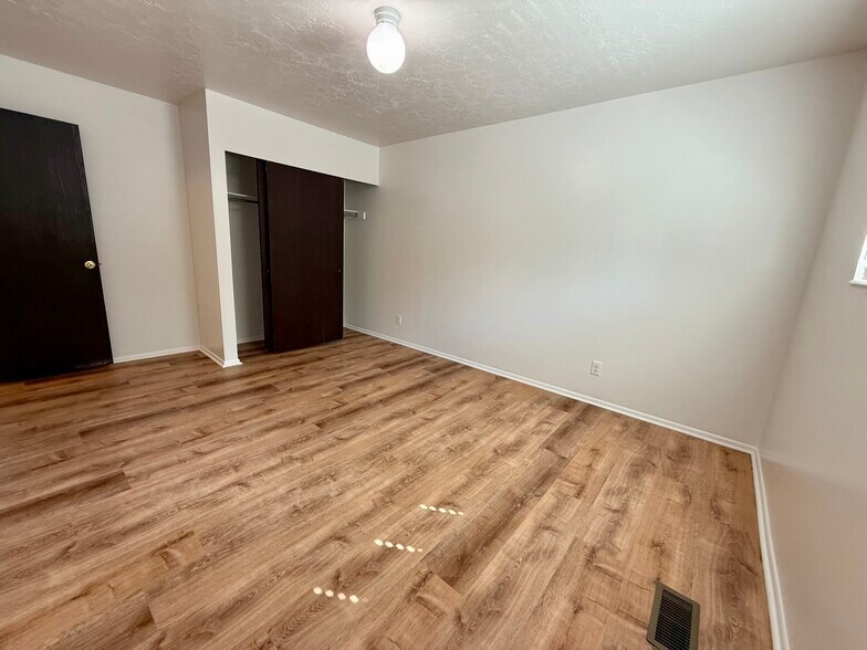 Building Photo - 4777 S 1800 W