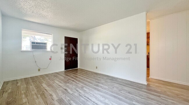 Building Photo - 5429 Farnsworth Ave