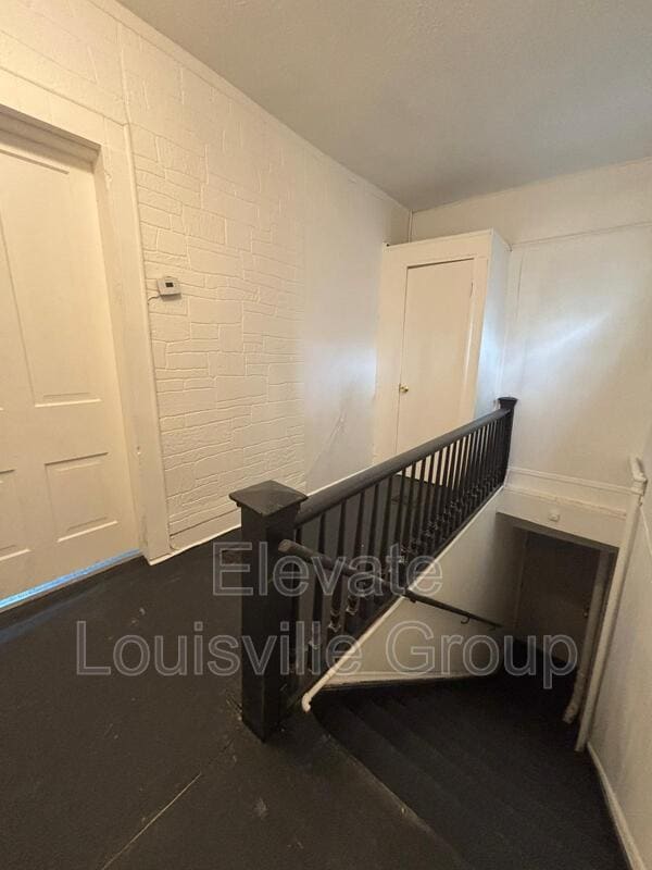 Building Photo - 1123 S Brook St