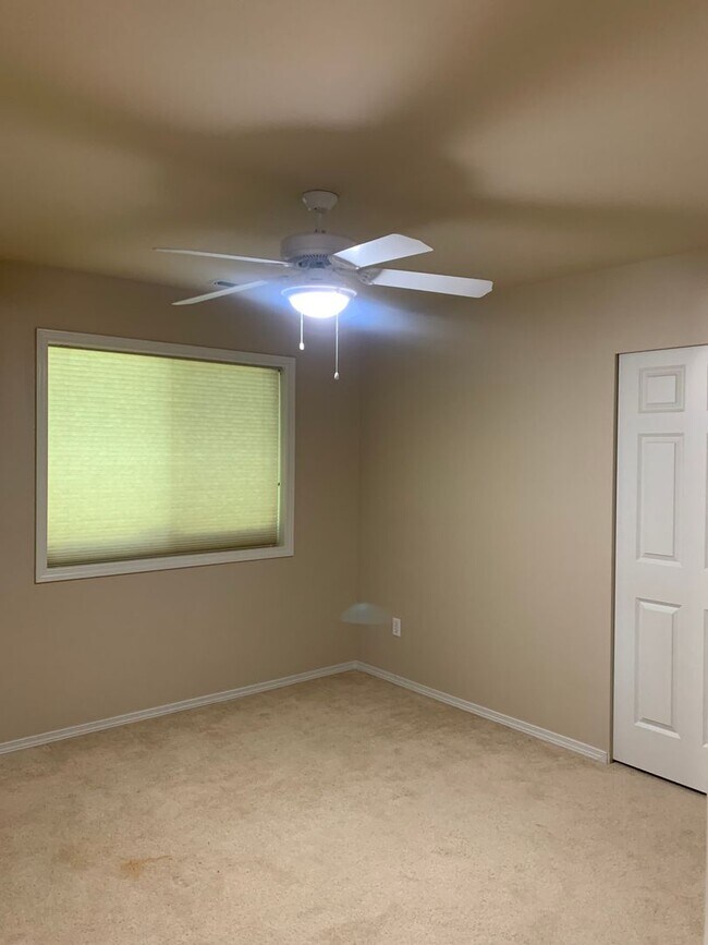 Building Photo - 3 Bedroom Poulsbo Home!