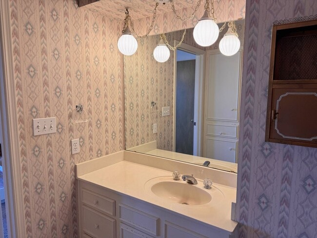 Building Photo - Unique 1 Bed 1 Bath In The Country!