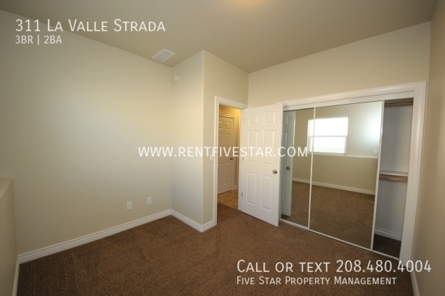 Building Photo - 311 La Valle Strada