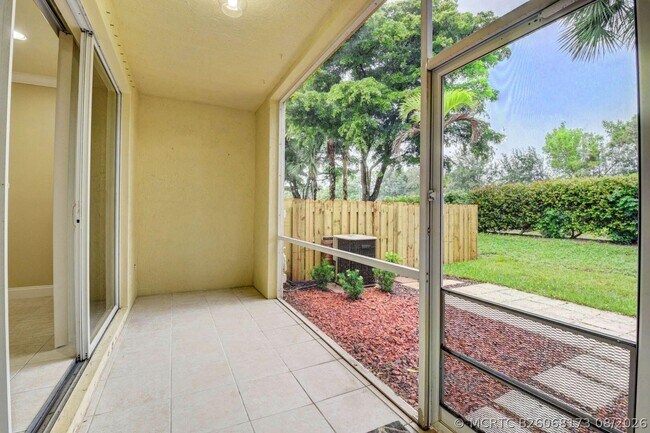 Building Photo - 9113 Tremezzo Ln