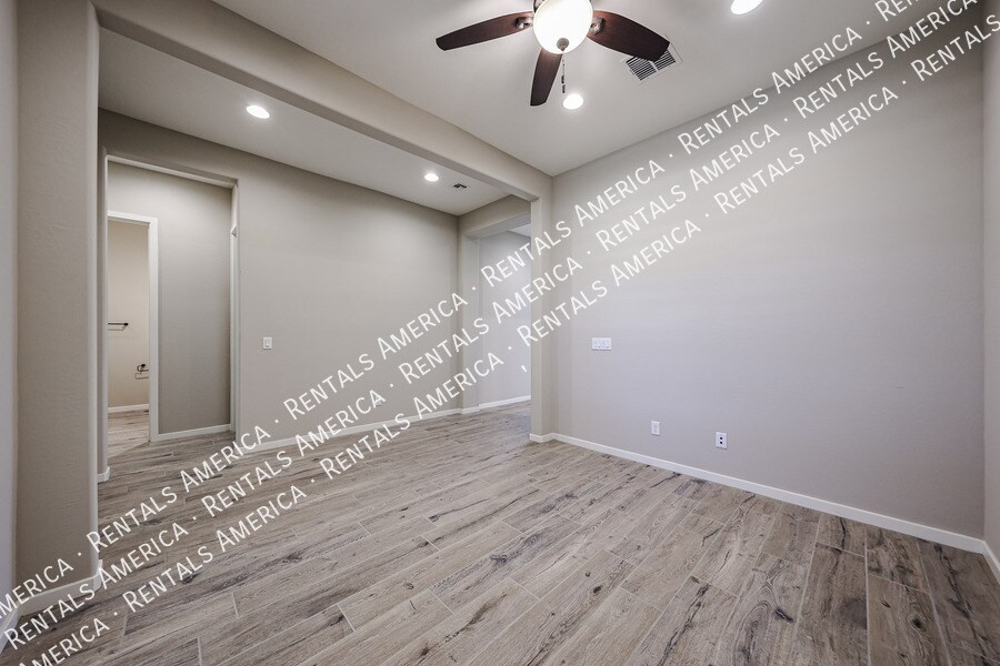 Building Photo - 42085 W Morning Glory Way