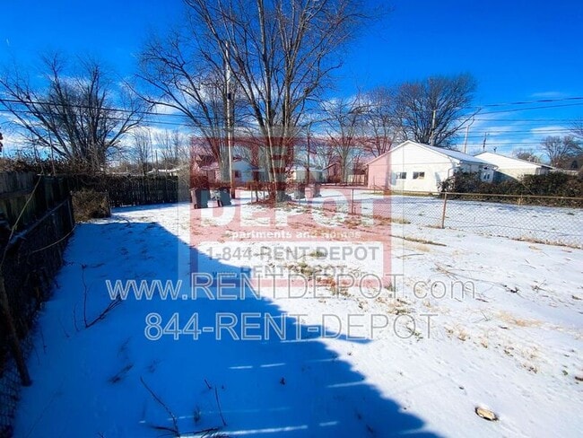 Building Photo - 1731 S Kerth Ave