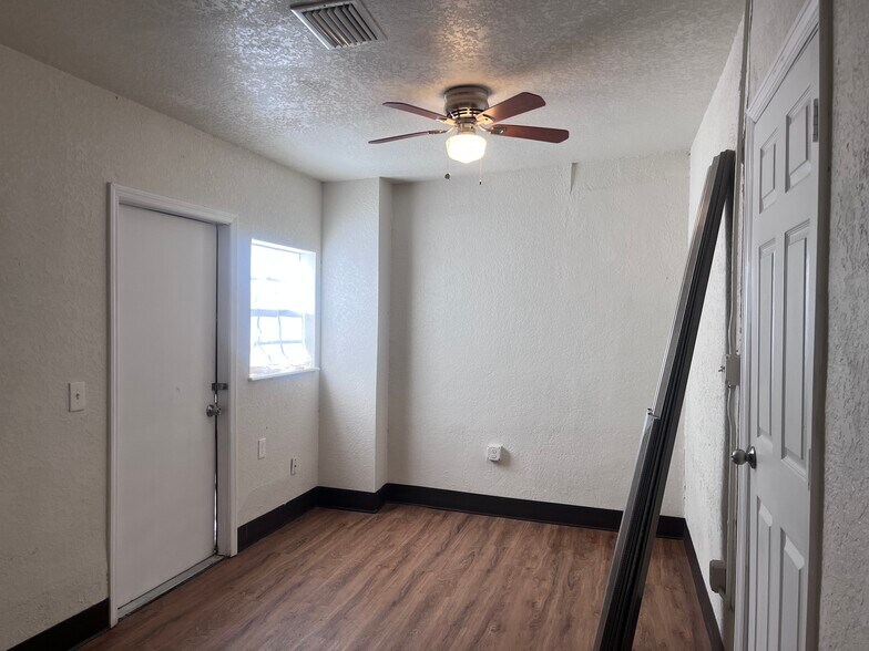 Building Photo - 7612 Orange Ave