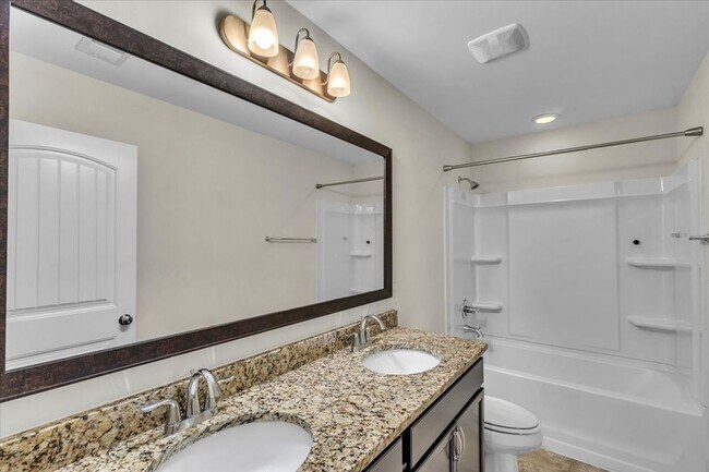 Building Photo - 5 bedroom house in the Somersby neighborhood in Pooler
