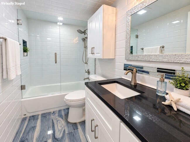 Building Photo - 7625 Sun Island Dr S