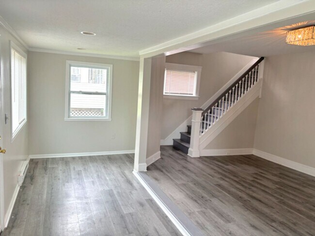 Building Photo - Nice 3 Bedroom, 1 Bathroom Home – Available Now