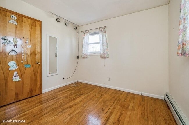 Building Photo - 126 Linden Ln