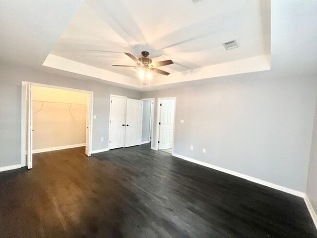 Building Photo - 3200 Skynight Dr