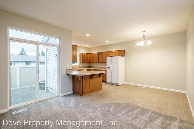Building Photo - 3 br, 2.5 bath House - 12412 NE 70th Circle
