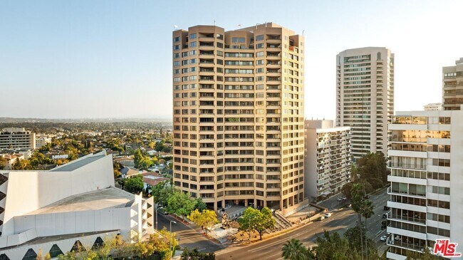 Building Photo - 10430 Wilshire Blvd