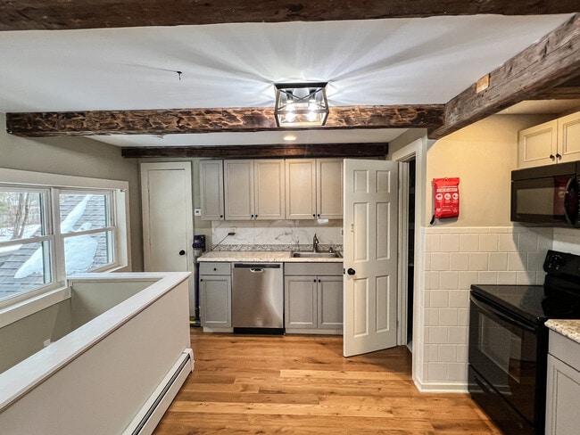 Building Photo - 133 Boston Post Rd