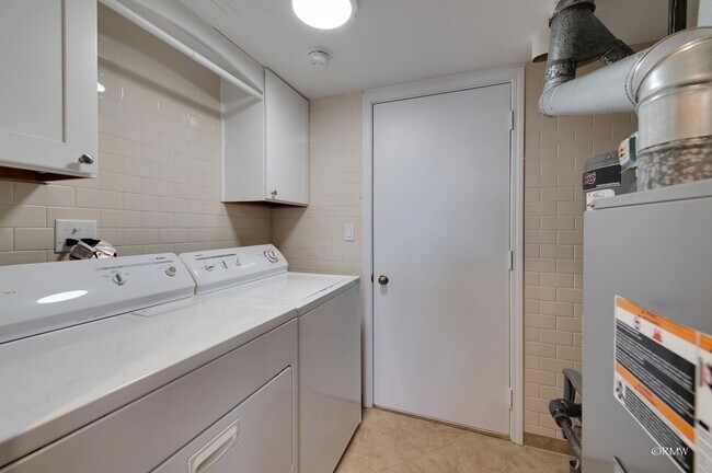 Building Photo - 344 Kildare Ct