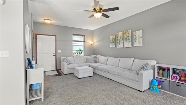 Building Photo - Move-In Ready Home with an Excellent Location