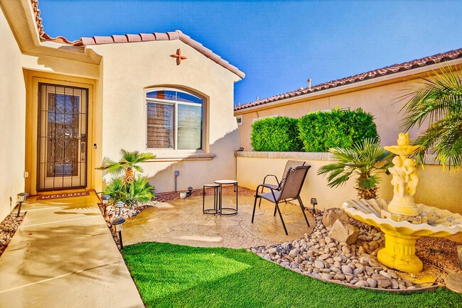 Building Photo - 81656 Avenida De Baile