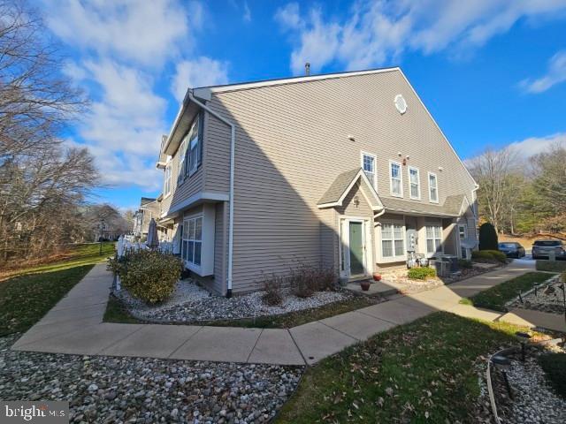 Building Photo - 1608 Beacon Hill Dr