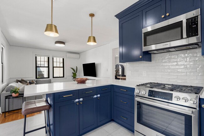 Building Photo - 217 Soundview Ave