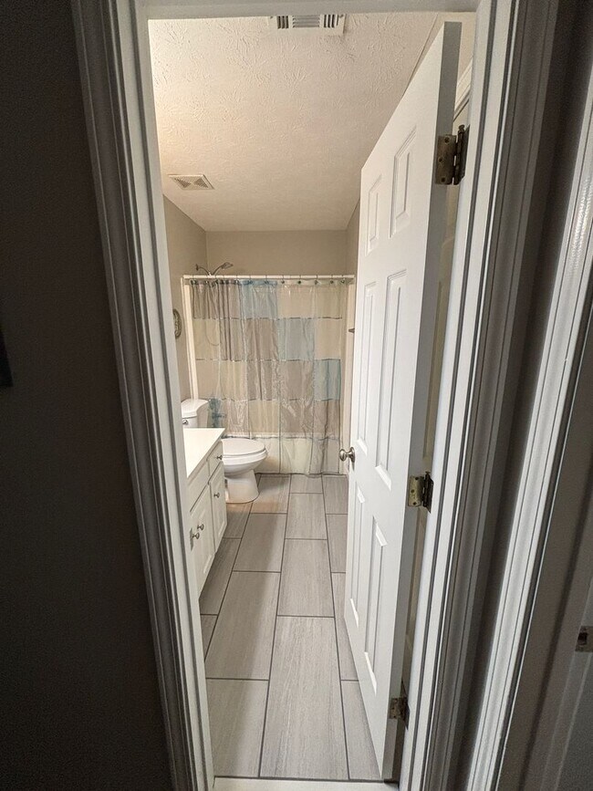 Building Photo - Wonderful home in Thorington Trace for rent!