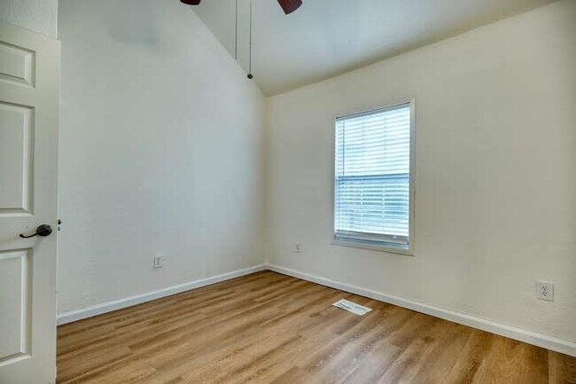 Building Photo - 14708 Foy Dr