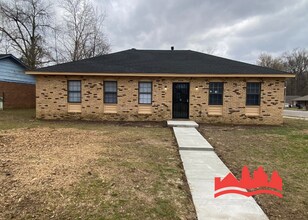 Building Photo - Welcome to 3935 Battlefield!